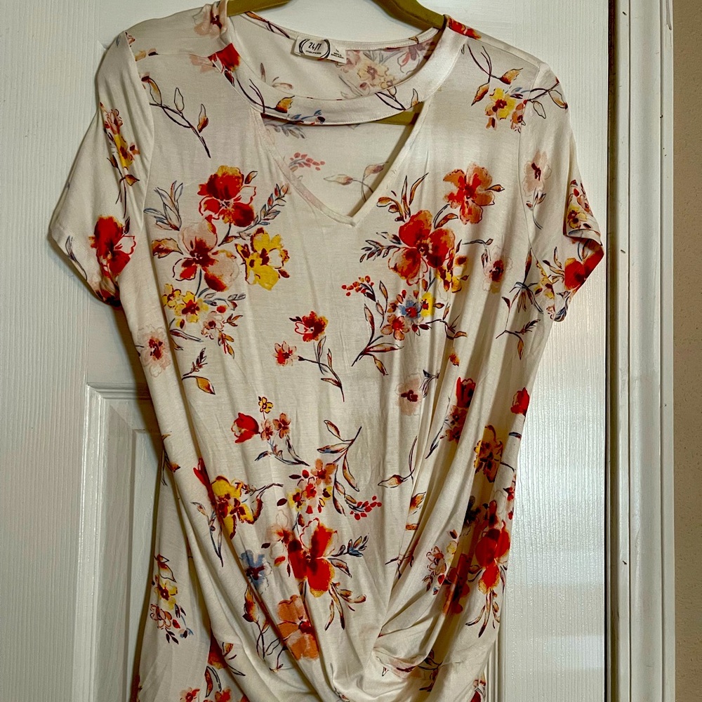 Ladies’ floral top with cut-out and twist-front; Maurices 24/7; Medium